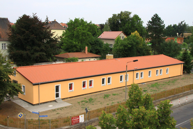 Sozialstation in Grimma mit langem Ziegeldach
