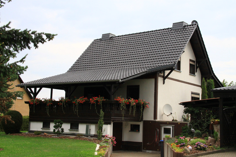 Wohnhaus in Golzern mit dunklem Ziegeldach